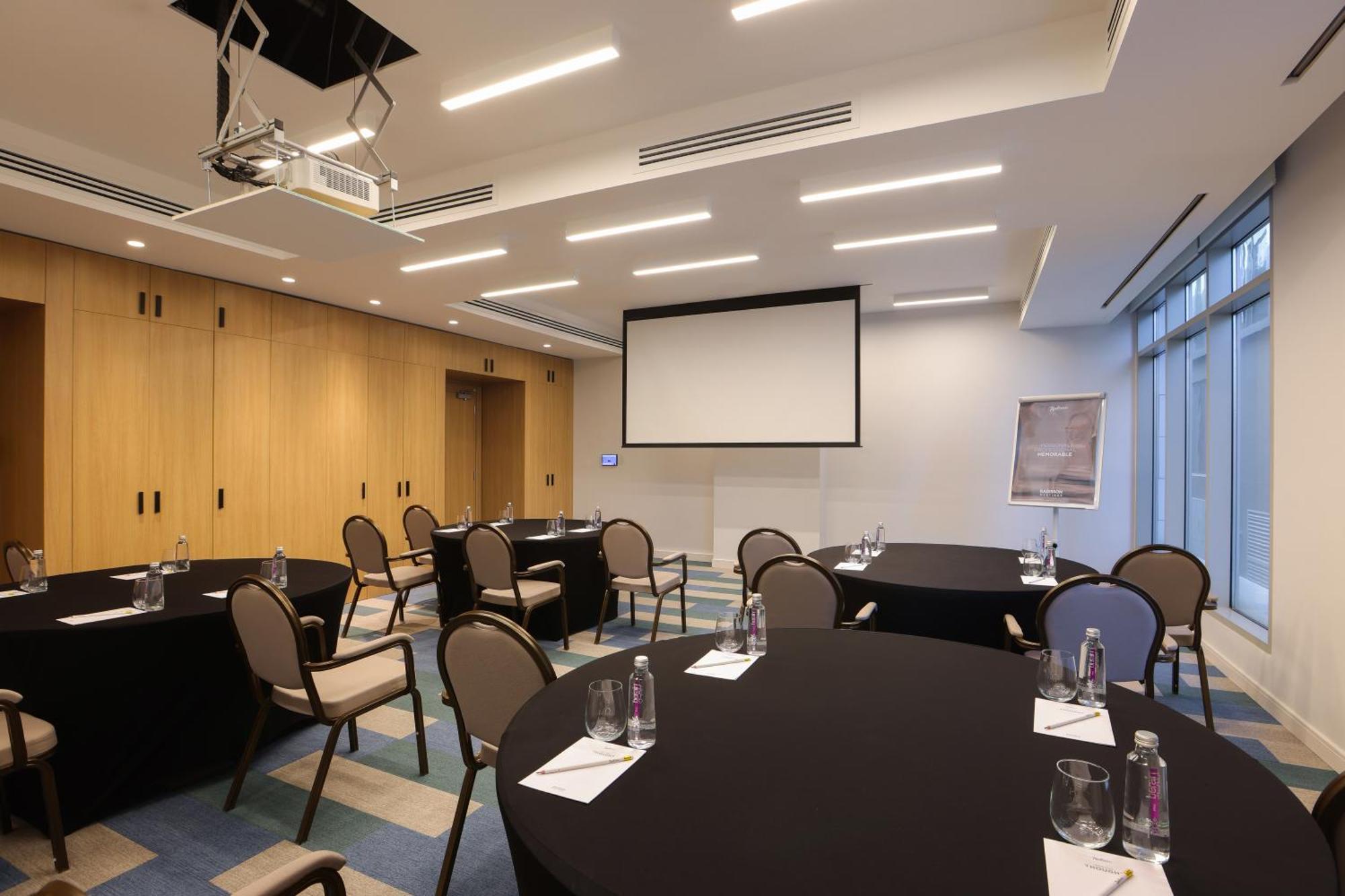 Radisson Hotel & Residence Riyadh Olaya Ngoại thất bức ảnh