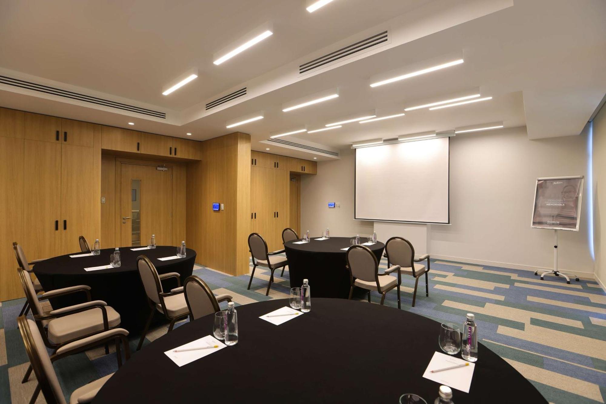 Radisson Hotel & Residence Riyadh Olaya Ngoại thất bức ảnh