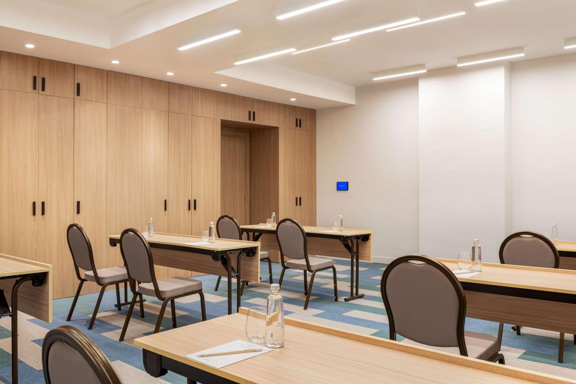 Radisson Hotel & Residence Riyadh Olaya Ngoại thất bức ảnh