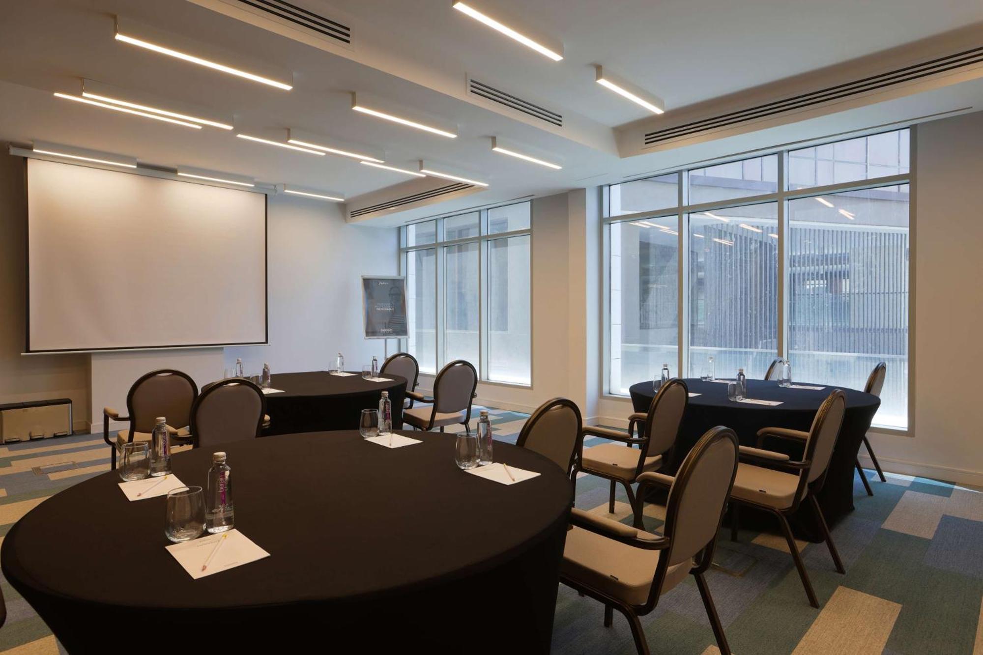Radisson Hotel & Residence Riyadh Olaya Ngoại thất bức ảnh