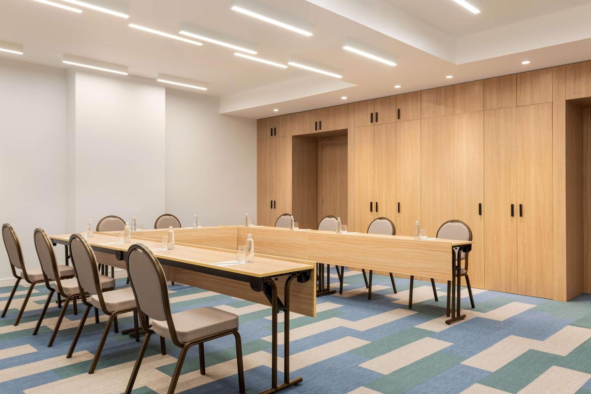 Radisson Hotel & Residence Riyadh Olaya Ngoại thất bức ảnh