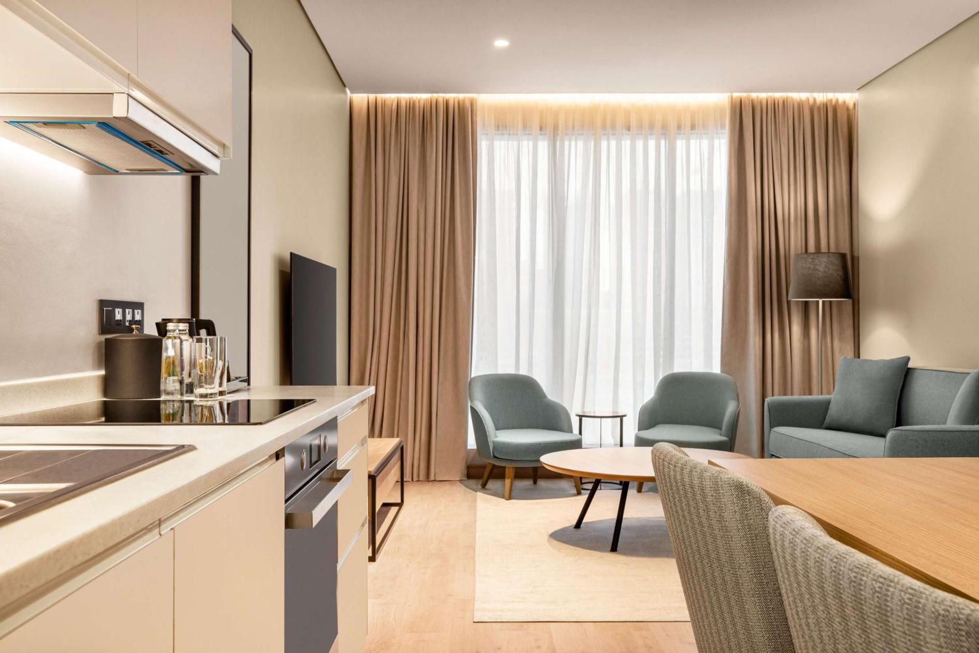 Radisson Hotel & Residence Riyadh Olaya Ngoại thất bức ảnh